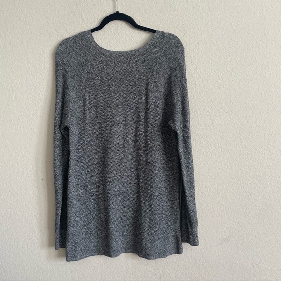 Gap woman’s Gray V-Neck Sweater top XL long tunic thin casual transition piece - Picture 7 of 7